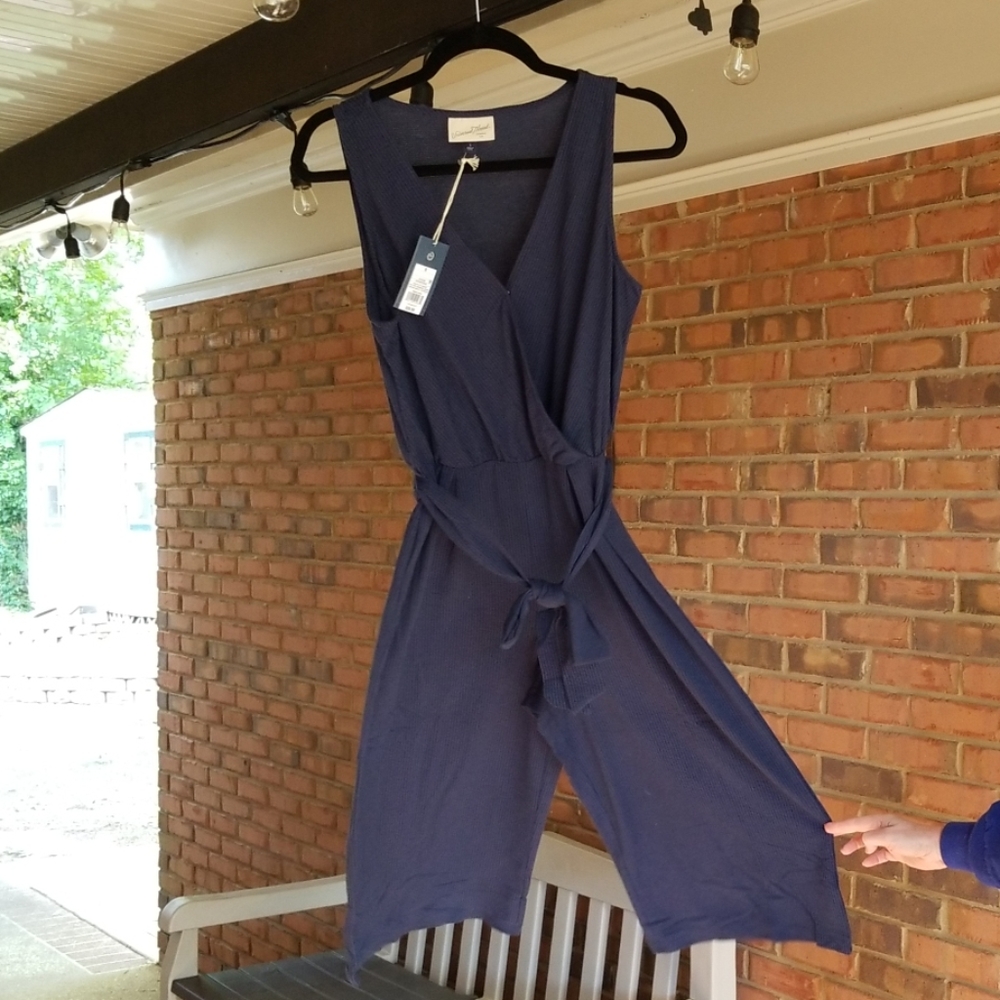 Universal thread jump suit - Picture 1 of 4